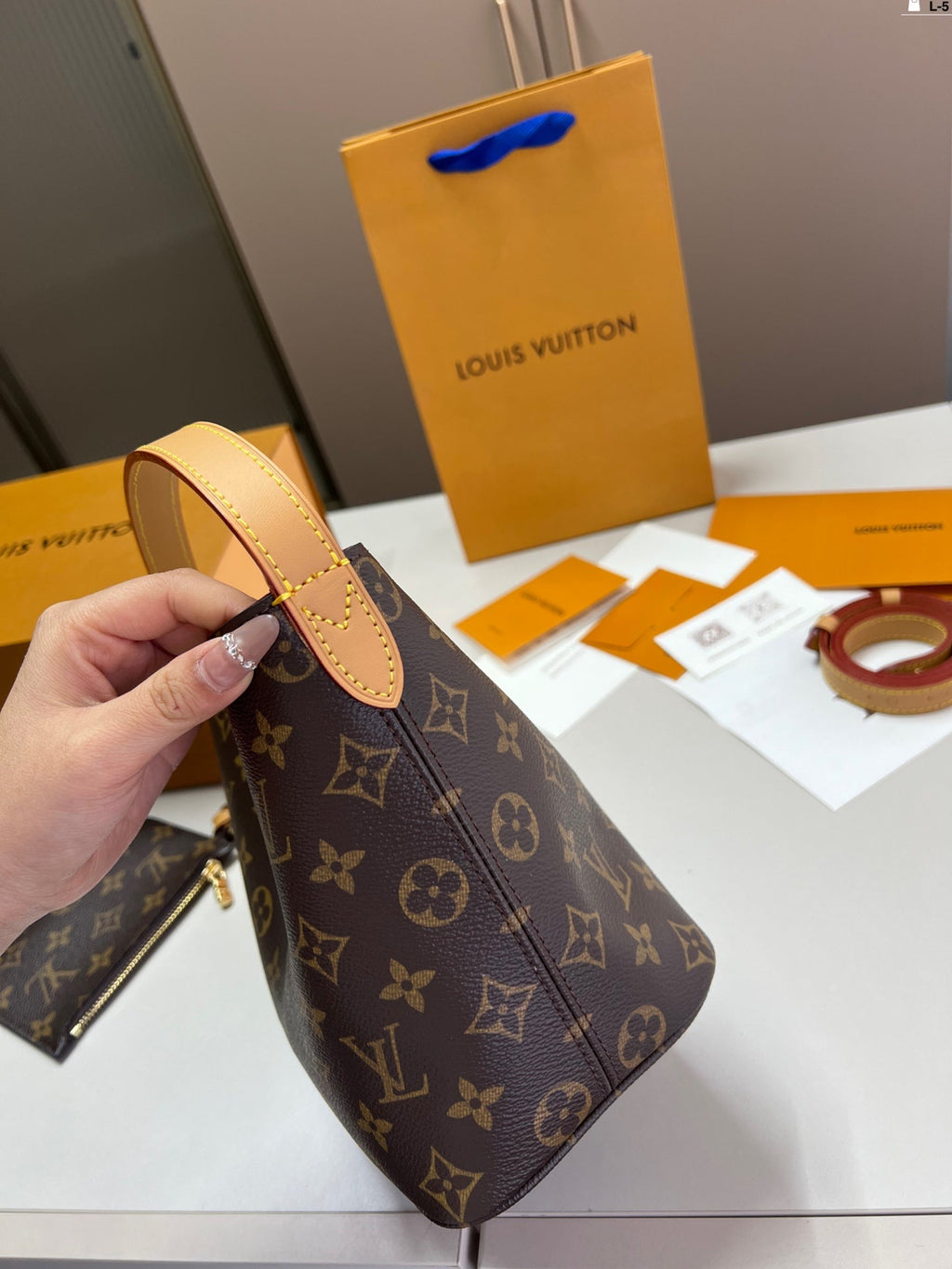 Louis Vuitton LV Vintage Bucket Tote Bag 17x18cm
