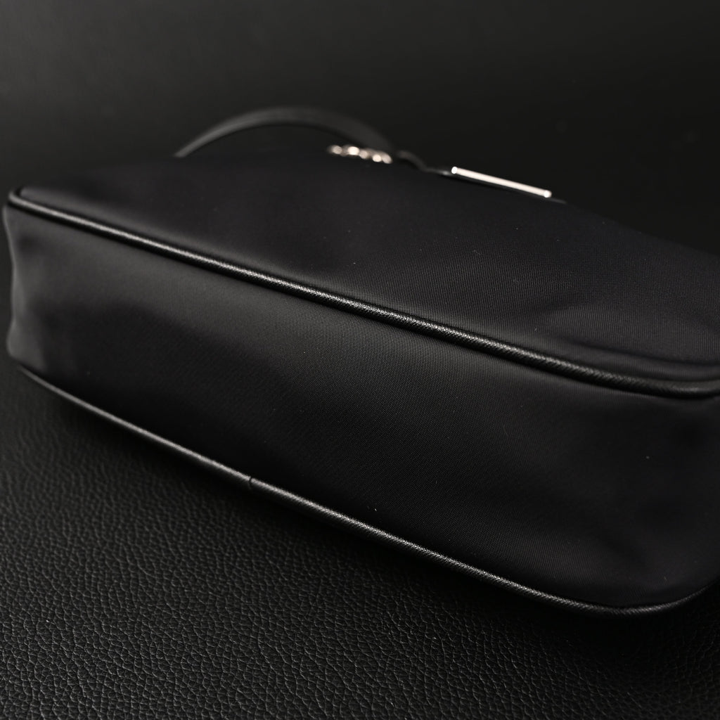 Prada Re-Edition 2005 Nylon Shoulder Bag – Black
