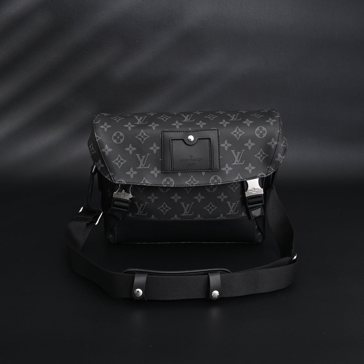 Louis Vuitton Messenger Bag – Monogram Eclipse Canvas