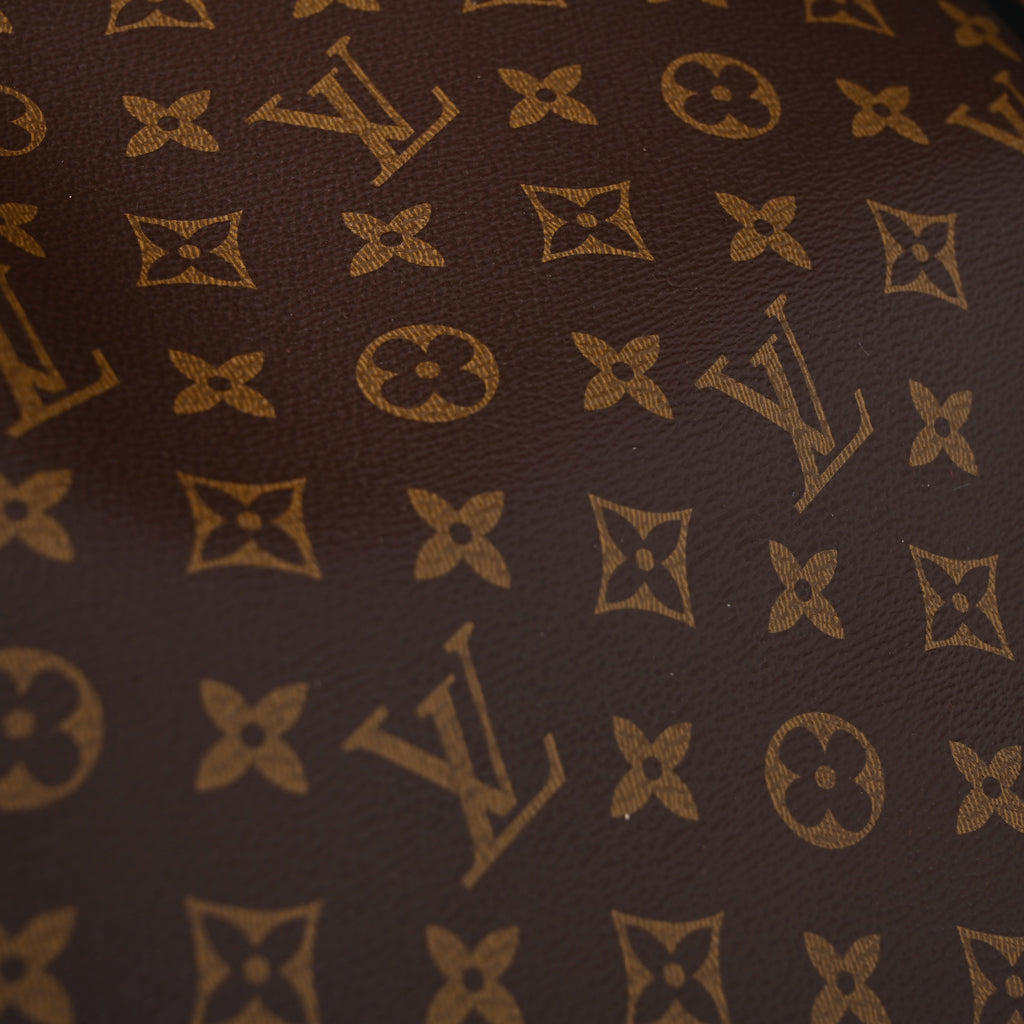 Louis Vuitton Neverfull MM Tote Bag – Monogram Canvas with Red Interior
