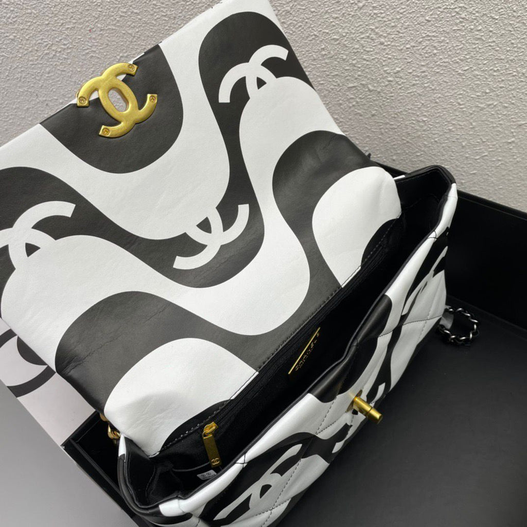 Chanel 19 Flap Bag medium black ecru