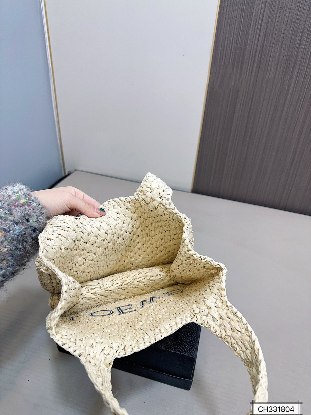 LOEWE Trend Straw Tote Bag 24x19cm