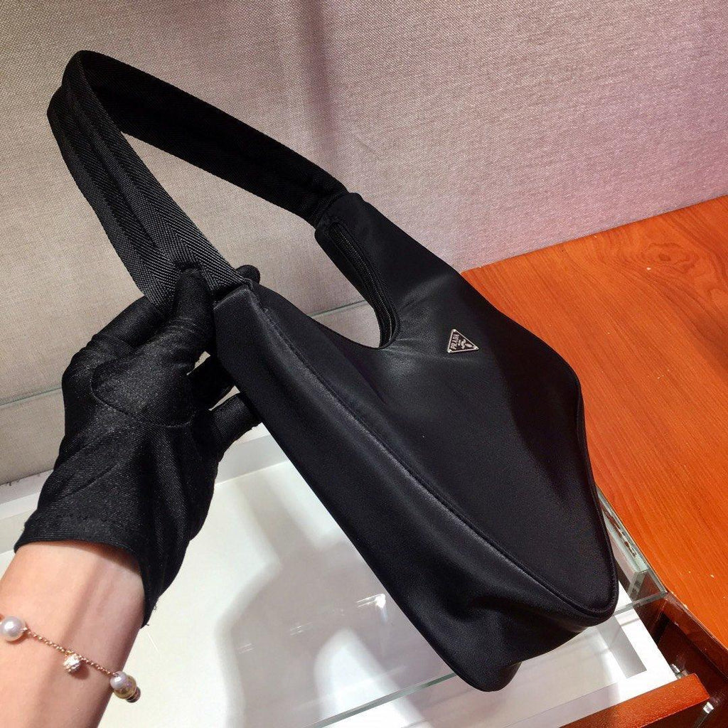 Re-Edition 2000 Nylon Mini Bag